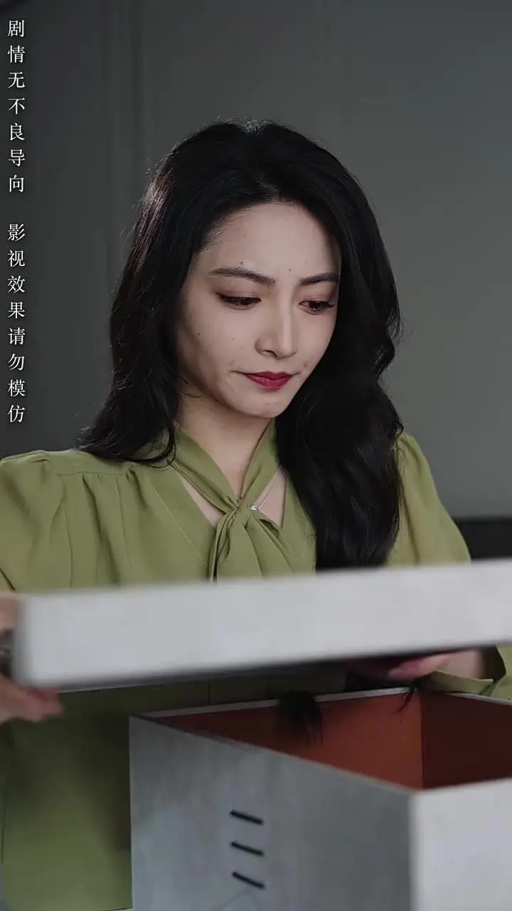 《碎心之爱，难再缝补》：爱情的残垣断壁，在破碎中寻找一丝救赎的可能